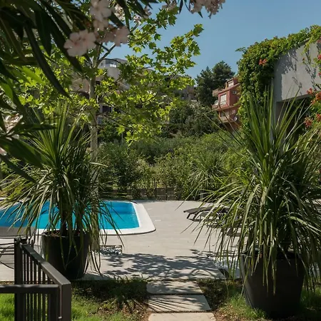 Mod With Heated Pool *